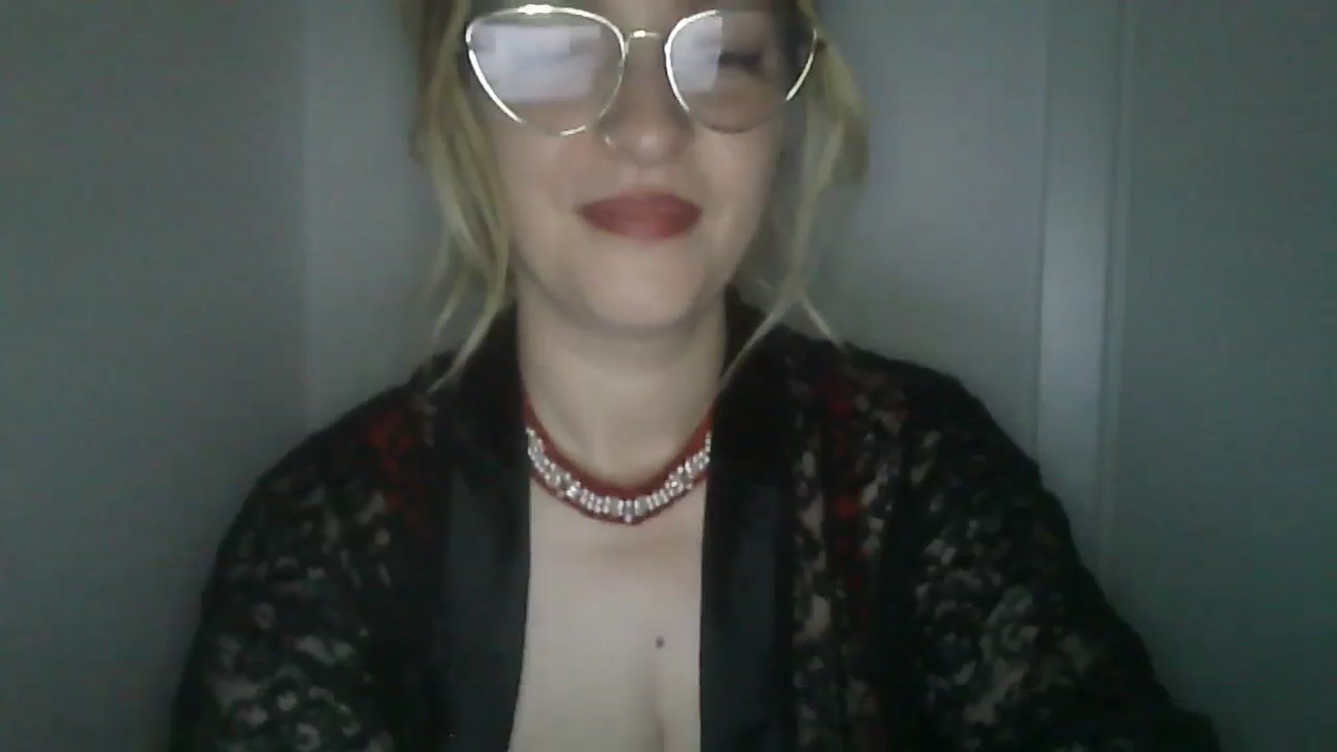 Gallery image thumbnail from Vanessa_'s myfreecams stream on, 12/27/2023, 01:10 image 12 of 20