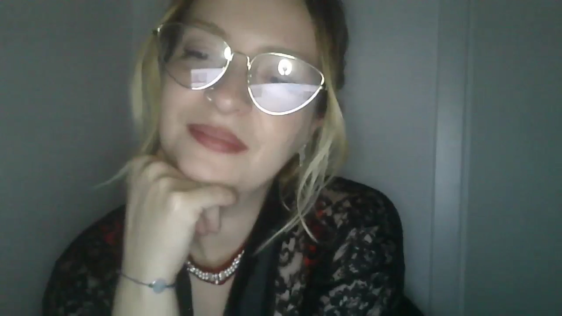 Gallery image thumbnail from Vanessa_'s myfreecams stream on, 12/27/2023, 01:10 image 10 of 20