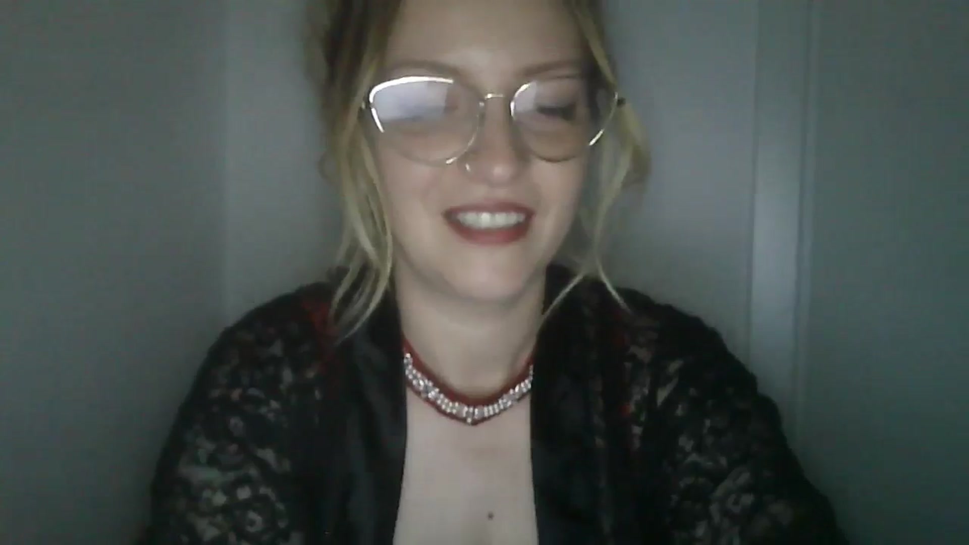 Gallery image thumbnail from Vanessa_'s myfreecams stream on, 12/27/2023, 01:10 image 14 of 20