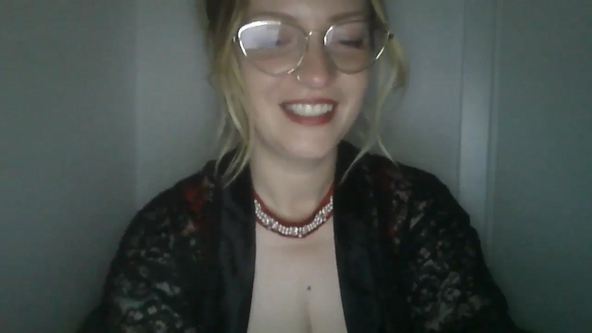 Gallery image thumbnail from Vanessa_'s myfreecams stream on, 12/27/2023, 01:10 image 16 of 20