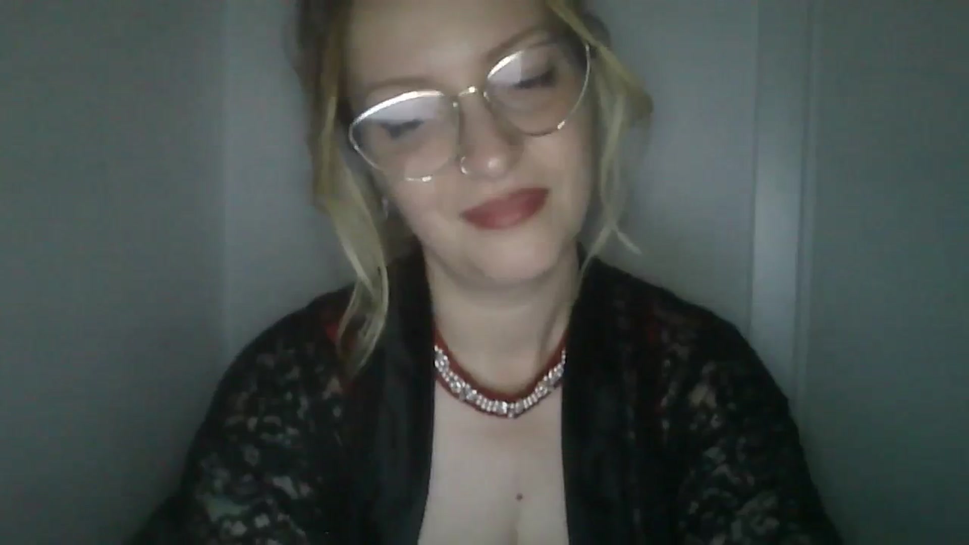 Gallery image thumbnail from Vanessa_'s myfreecams stream on, 12/27/2023, 01:10 image 18 of 20