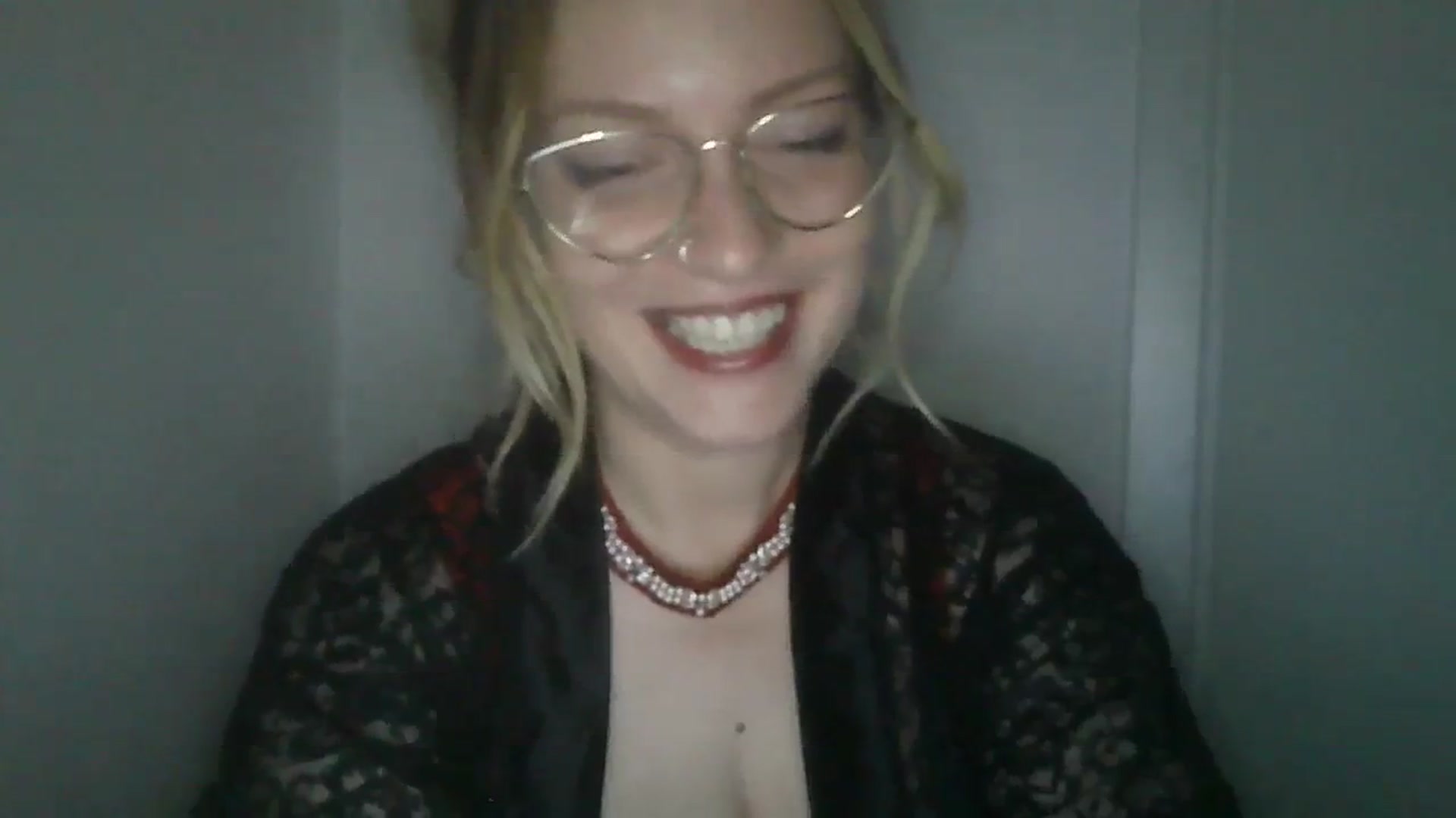 Gallery image thumbnail from Vanessa_'s myfreecams stream on, 12/27/2023, 01:10 image 13 of 20