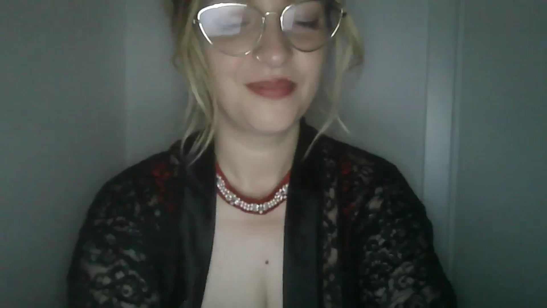 Gallery image thumbnail from Vanessa_'s myfreecams stream on, 12/27/2023, 01:10 image 17 of 20