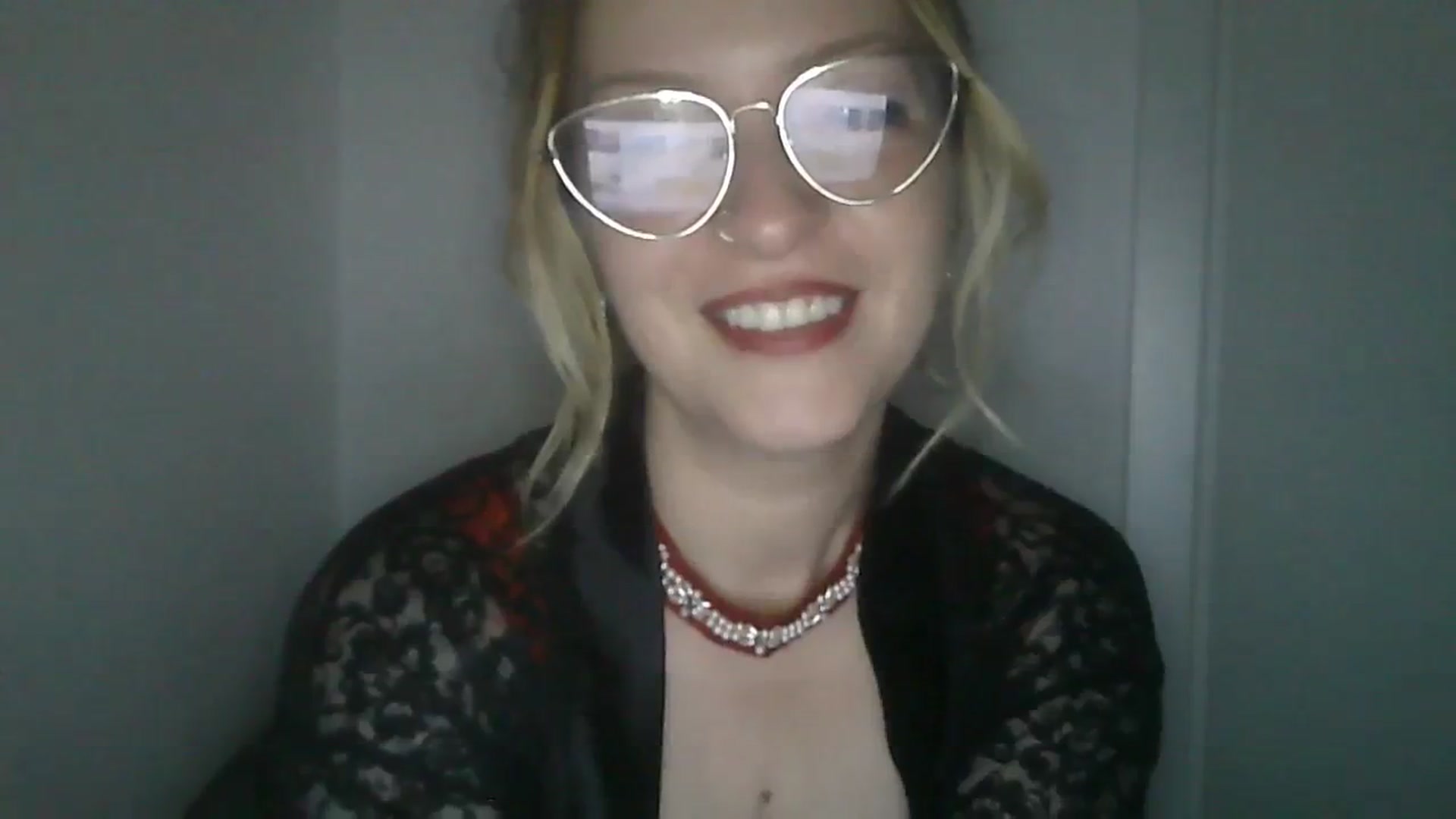 Gallery image thumbnail from Vanessa_'s myfreecams stream on, 12/27/2023, 01:10 image 4 of 20