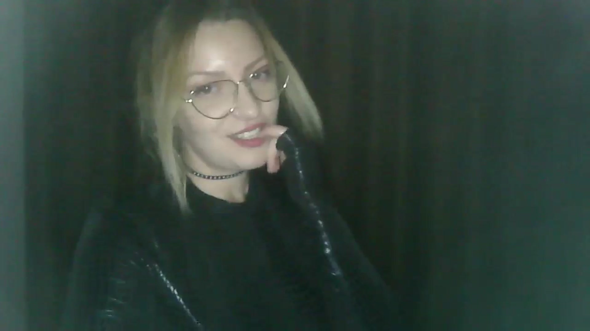 Gallery image thumbnail from Vanessa_'s myfreecams stream on, 12/30/2023, 01:08 image 13 of 20