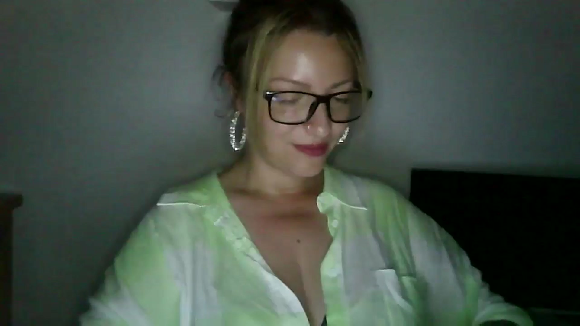 Gallery image thumbnail from Vanessa_'s myfreecams stream on, 06/28/2024, 23:44 image 9 of 20