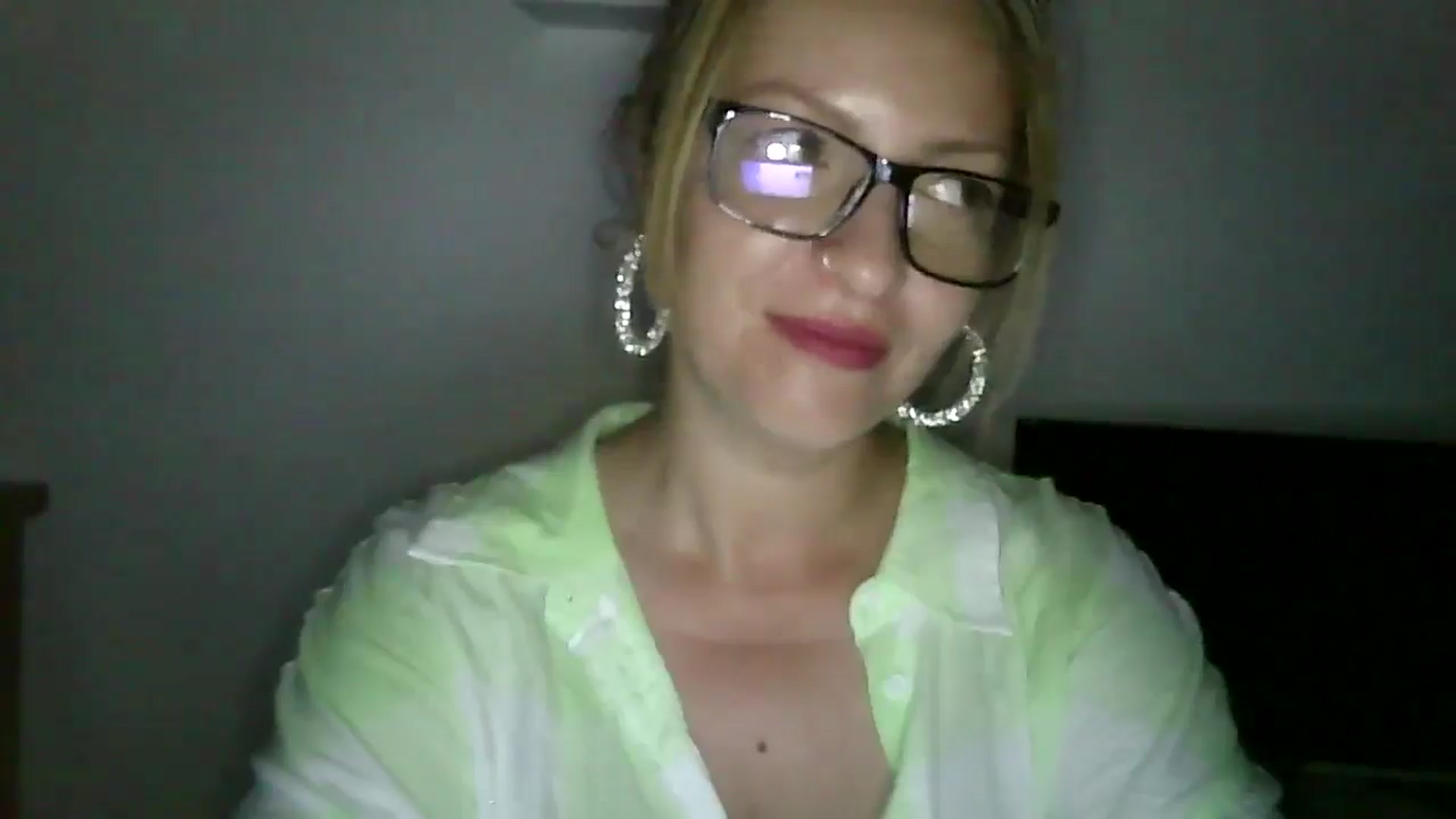 Gallery image thumbnail from Vanessa_'s myfreecams stream on, 06/28/2024, 23:44 image 7 of 20