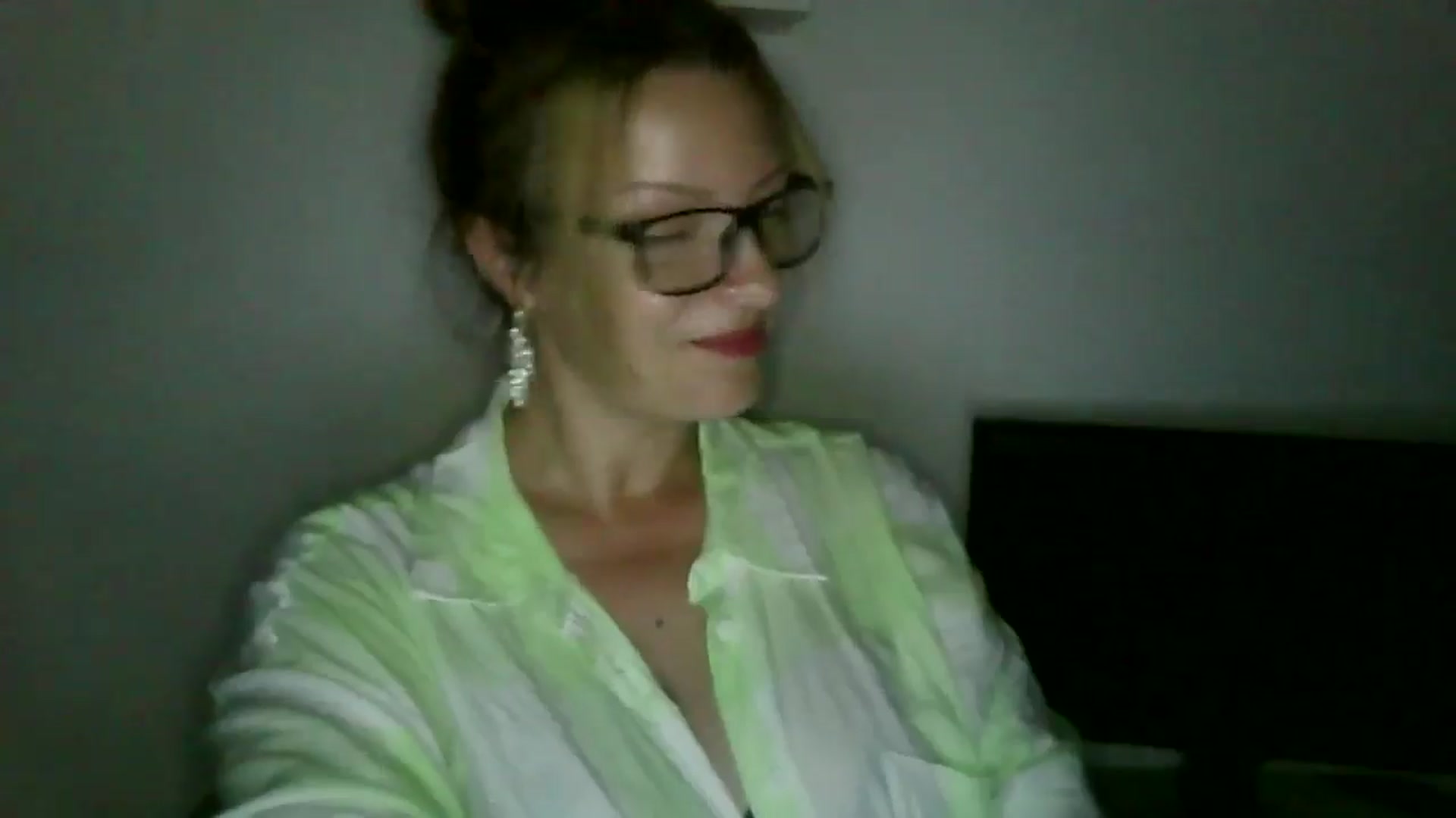 Gallery image thumbnail from Vanessa_'s myfreecams stream on, 06/28/2024, 23:44 image 12 of 20
