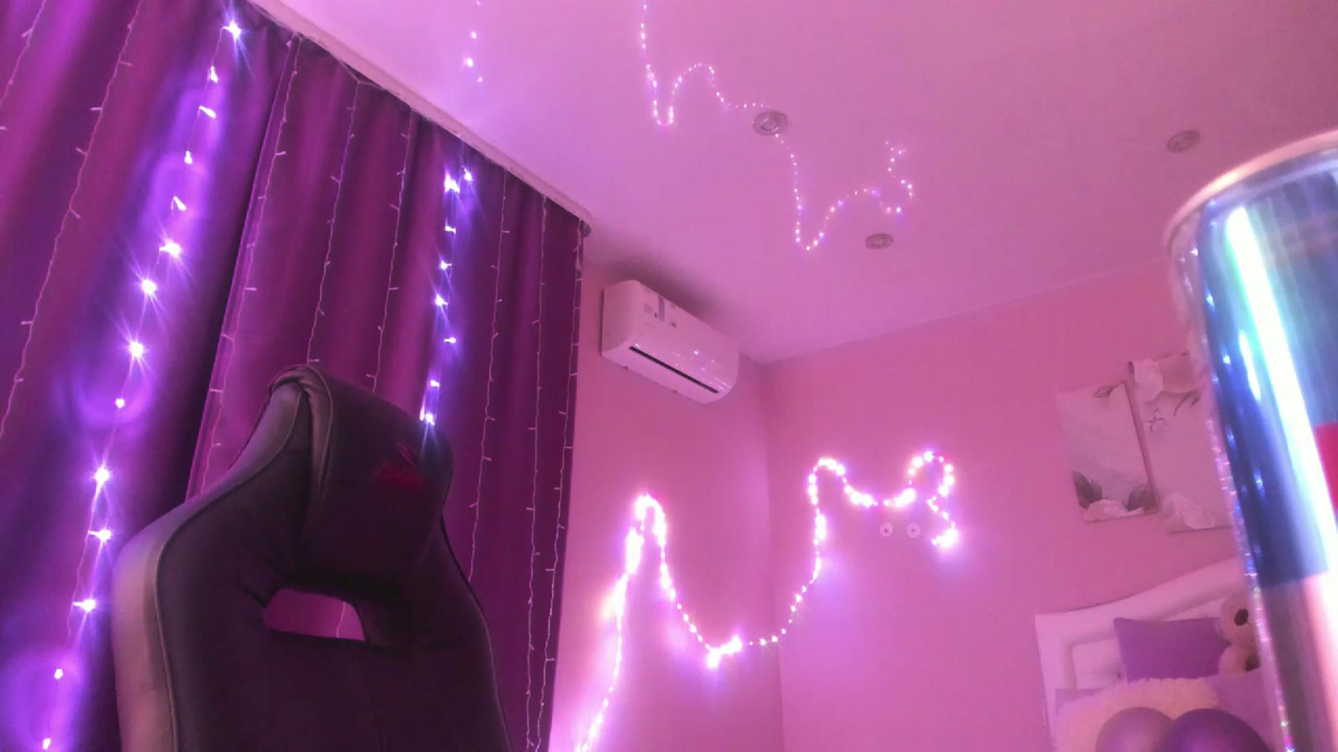 Gallery image thumbnail from Vanessa_Hotty's myfreecams stream on, 11/26/2022, 18:43 image 9 of 20