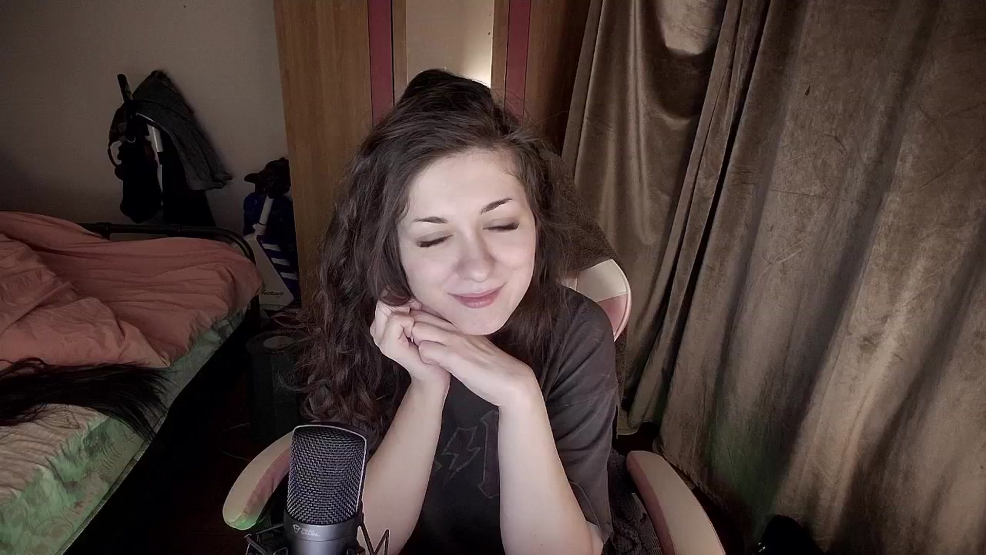 Gallery image thumbnail from Vanessa_Ray's myfreecams stream on, 03/28/2026, 19:39 image 19 of 20