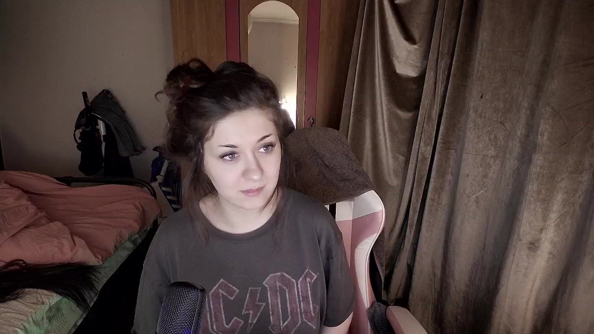 Gallery image thumbnail from Vanessa_Ray's myfreecams stream on, 03/28/2026, 19:39 image 8 of 20