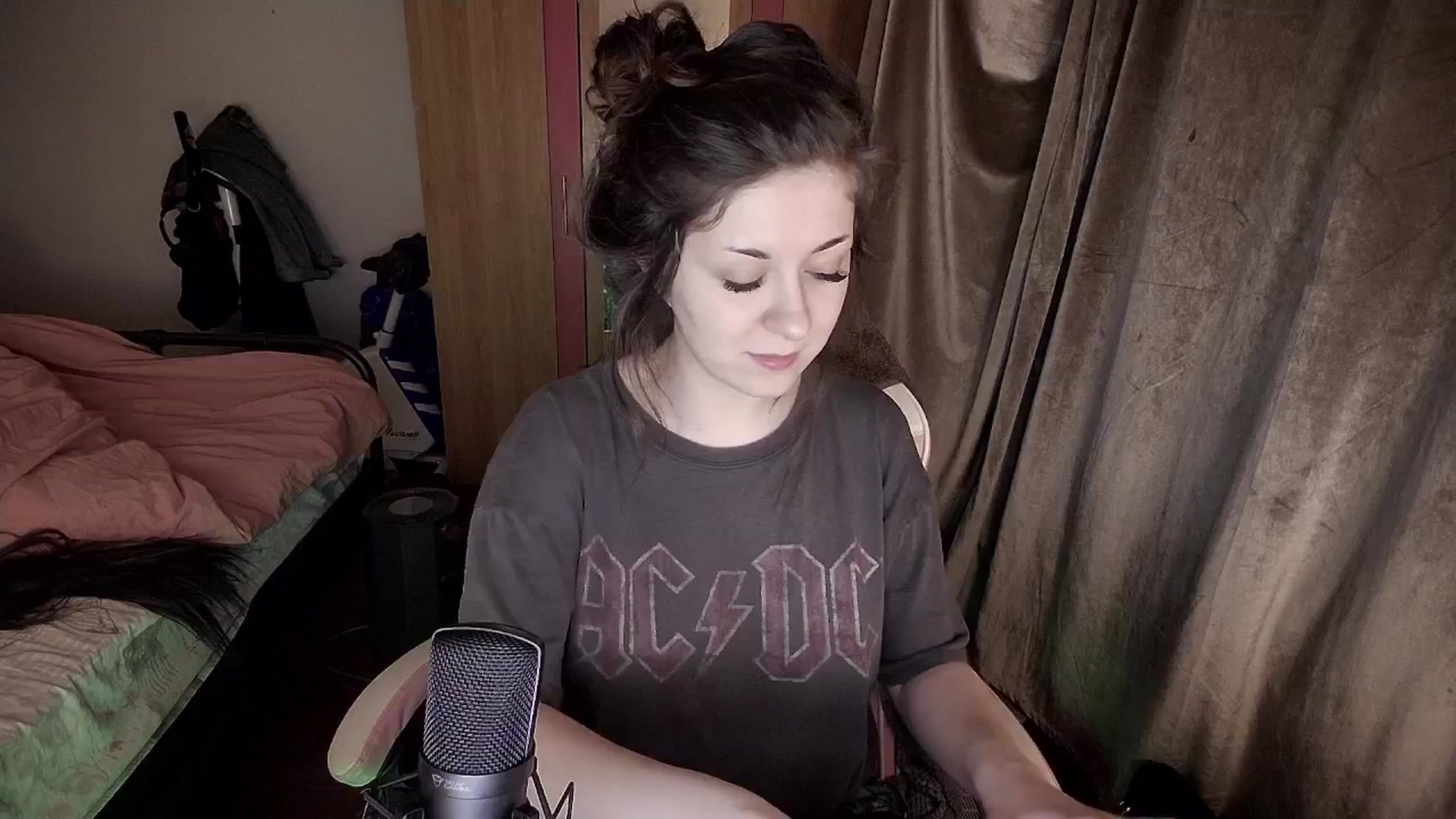 Gallery image thumbnail from Vanessa_Ray's myfreecams stream on, 03/28/2026, 19:39 image 14 of 20