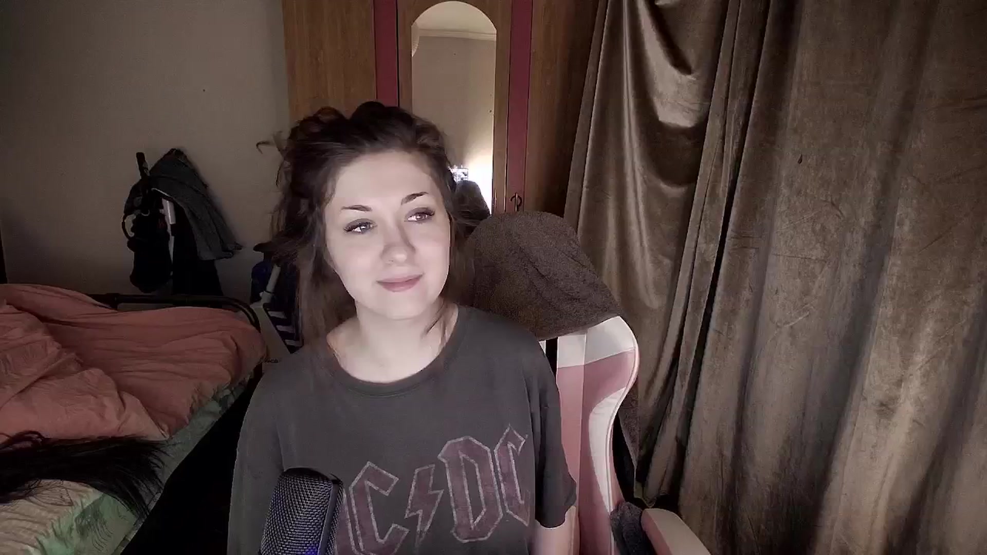 Gallery image thumbnail from Vanessa_Ray's myfreecams stream on, 03/28/2026, 19:39 image 7 of 20