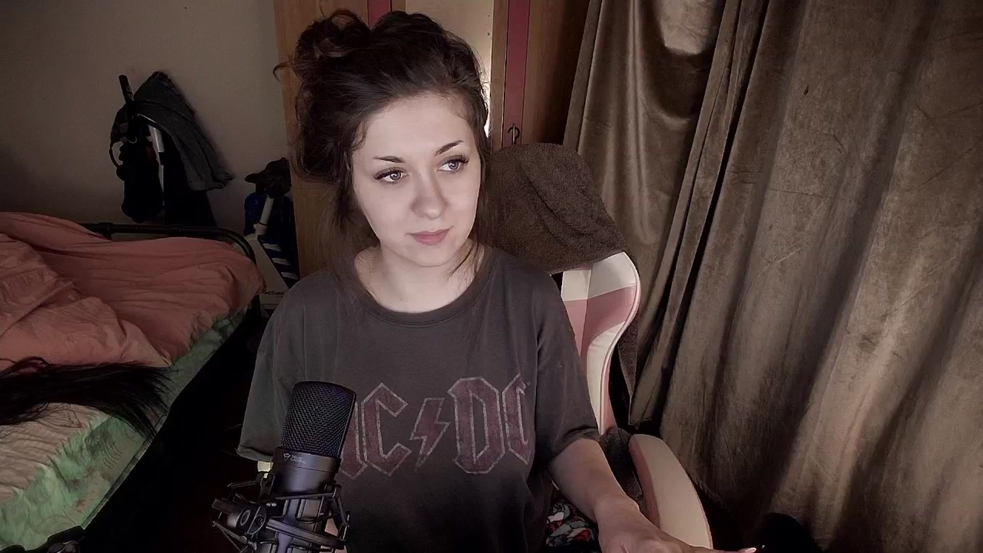 Gallery image thumbnail from Vanessa_Ray's myfreecams stream on, 03/28/2026, 19:39 image 9 of 20