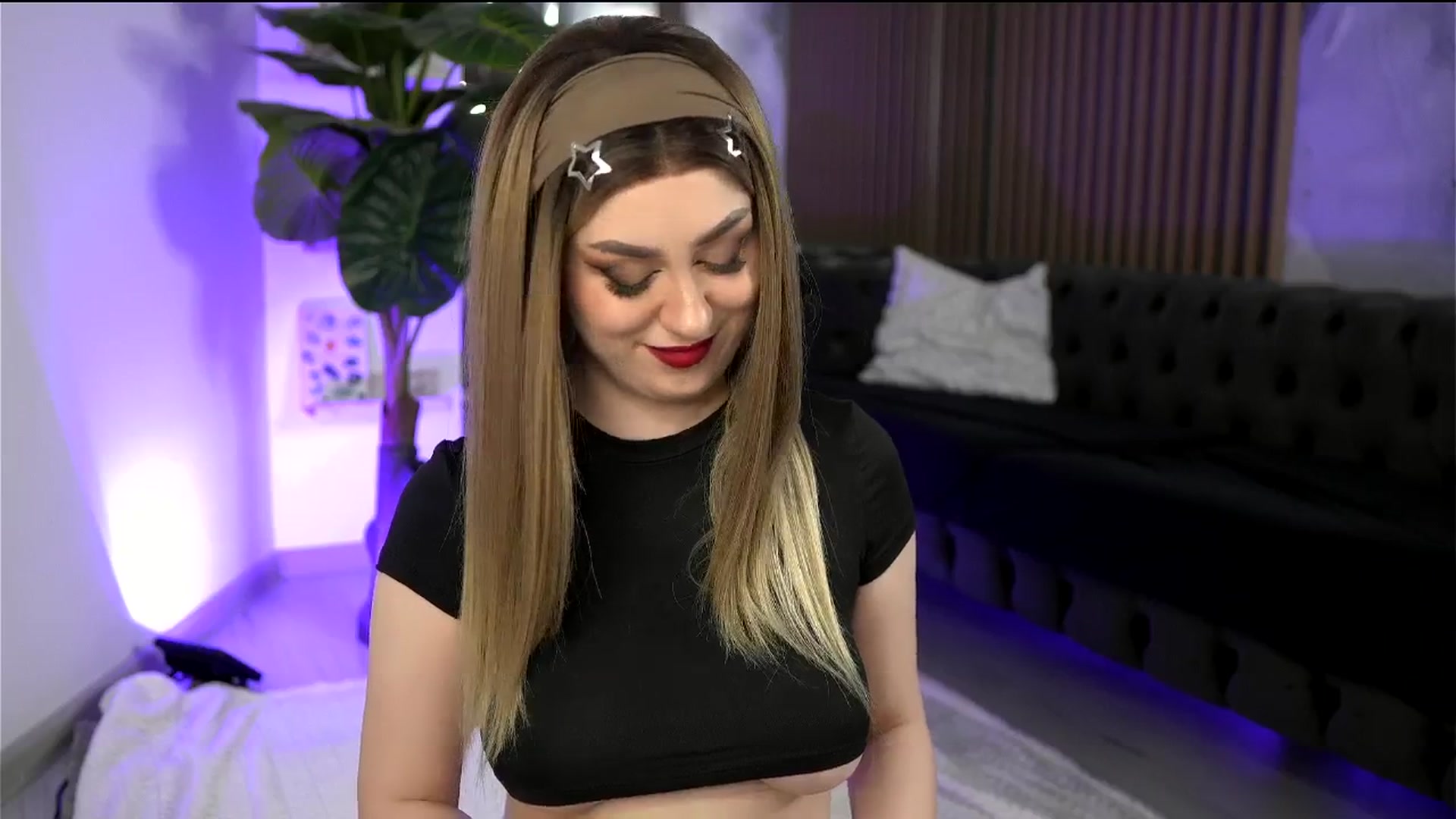 Gallery image thumbnail from Vanessa_Ray's myfreecams stream on, 04/04/2026, 23:12 image 3 of 20