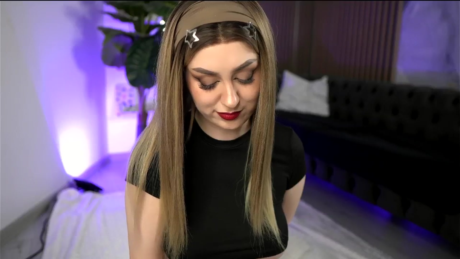 Gallery image thumbnail from Vanessa_Ray's myfreecams stream on, 04/04/2026, 23:12 image 20 of 20