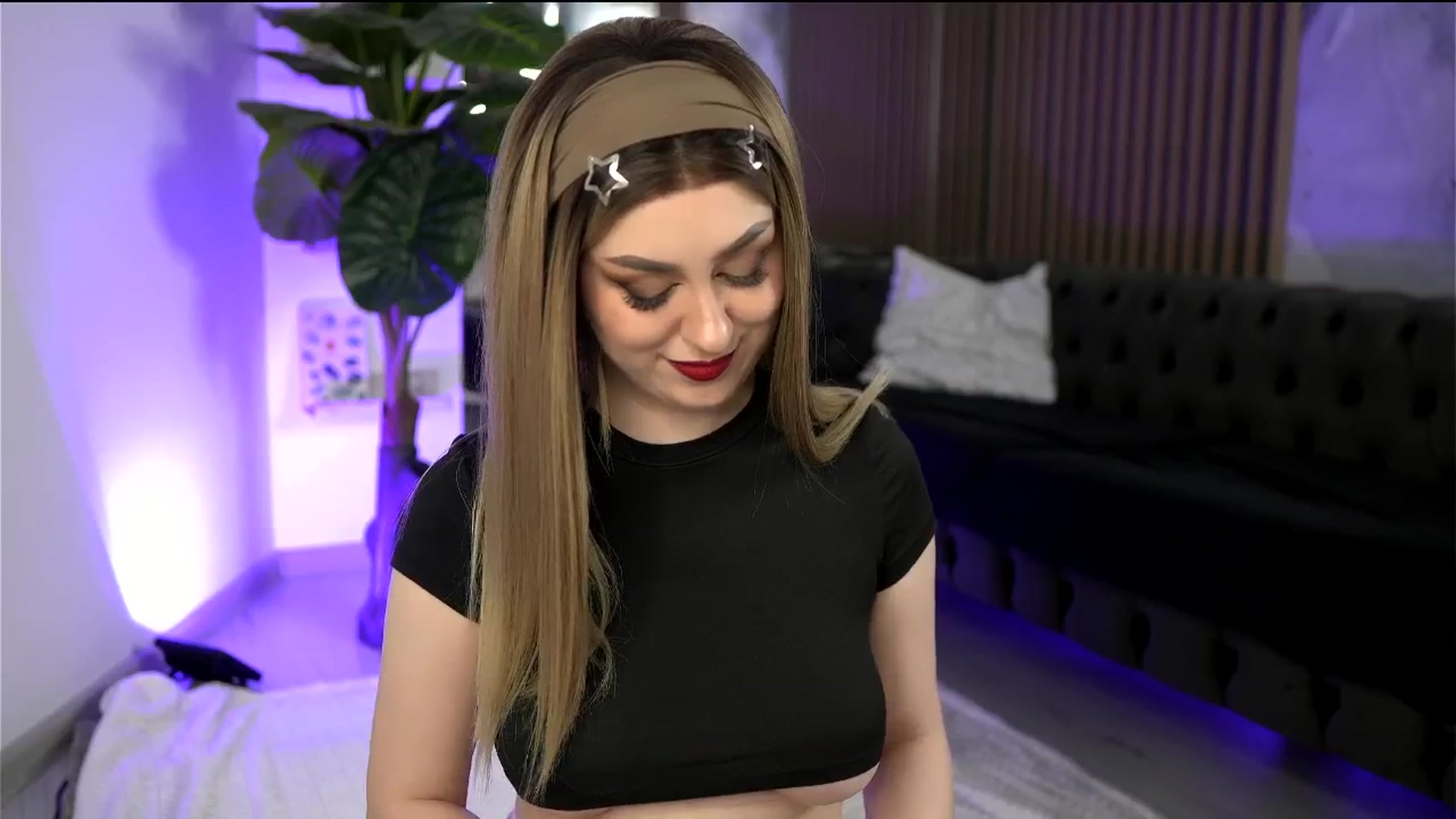 Gallery image thumbnail from Vanessa_Ray's myfreecams stream on, 04/04/2026, 23:12 image 4 of 20