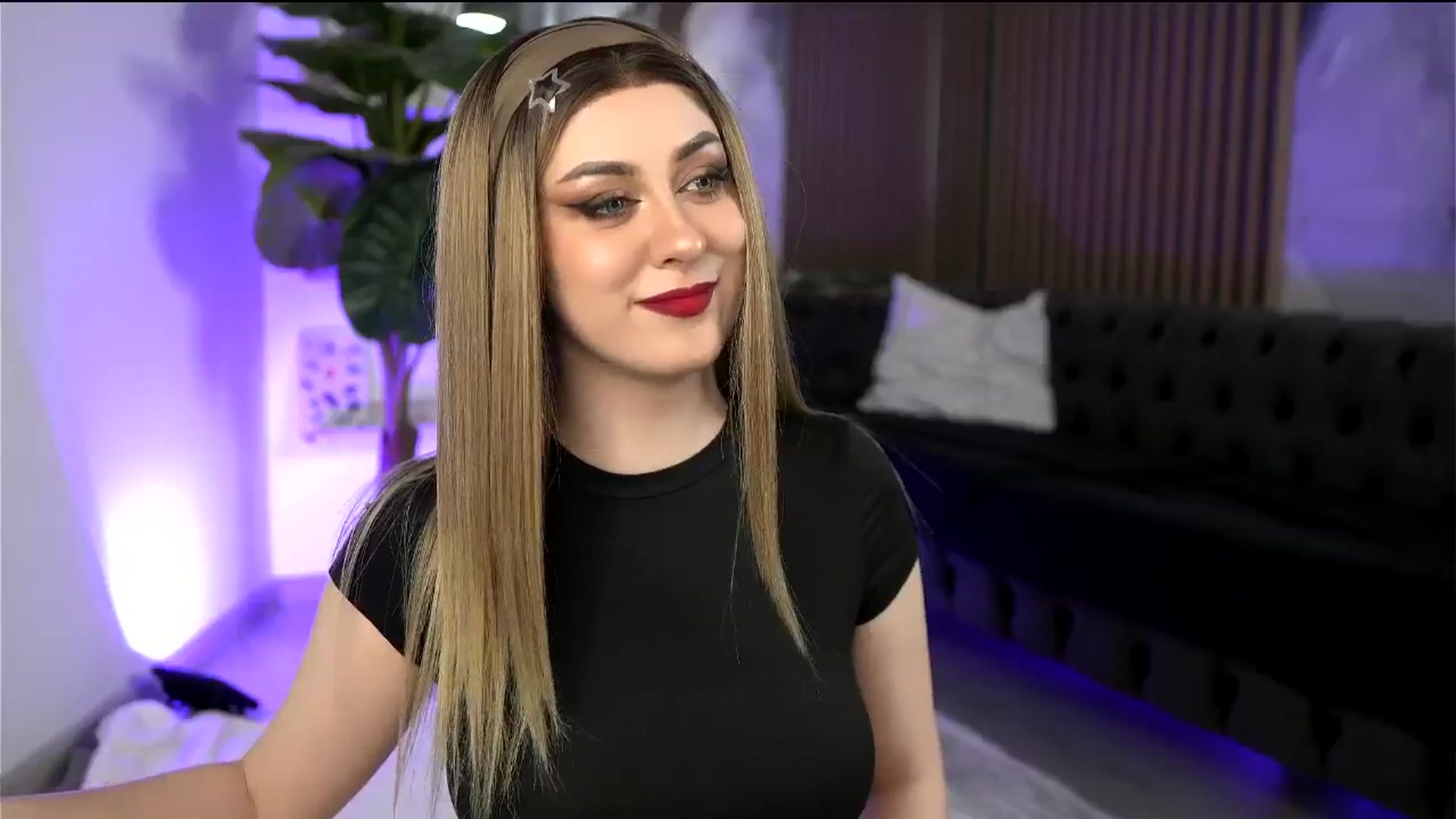 Gallery image thumbnail from Vanessa_Ray's myfreecams stream on, 04/04/2026, 23:12 image 13 of 20