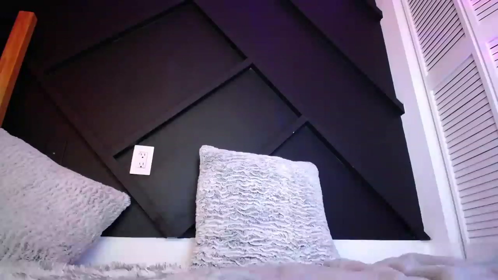 Gallery image thumbnail from Vanessa_Vega's myfreecams stream on, 12/19/2022, 02:39 image 6 of 20