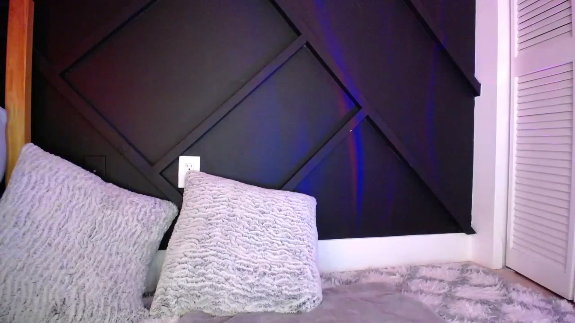 Gallery image thumbnail from Vanessa_Vega's myfreecams stream on, 12/20/2022, 02:35 image 4 of 20
