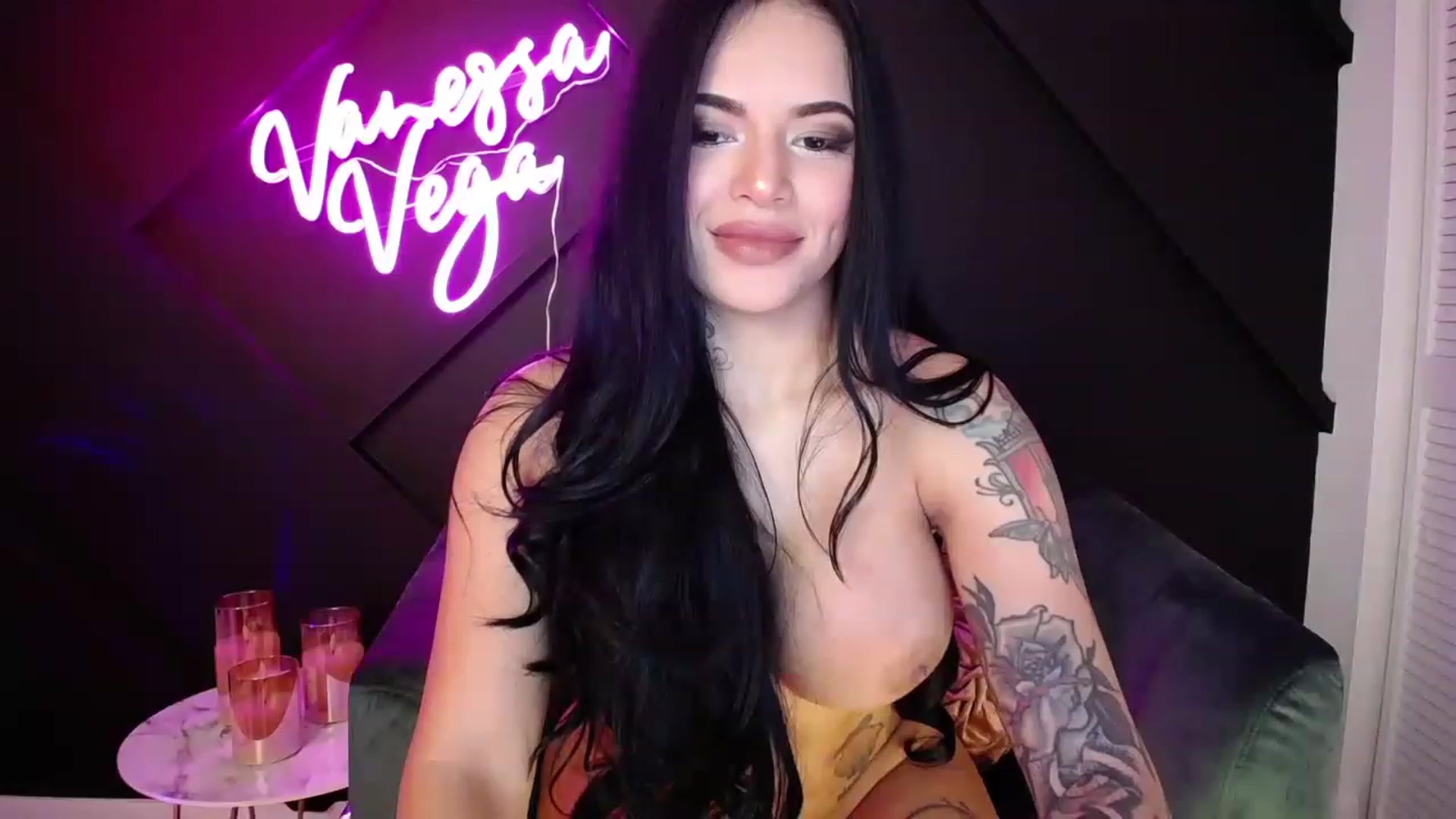 Gallery image thumbnail from Vanessa_Vega's myfreecams stream on, 01/04/2023, 05:19 image 16 of 20
