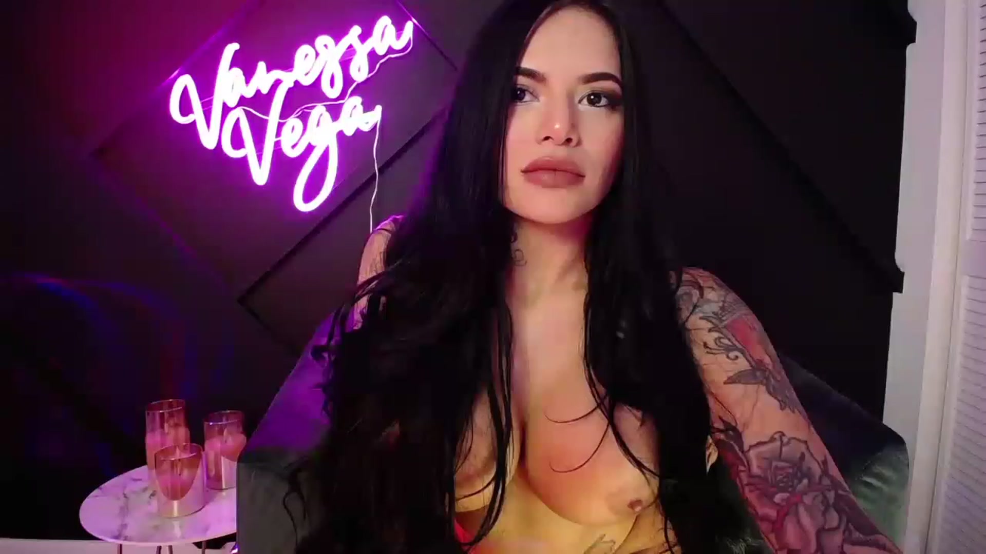 Gallery image thumbnail from Vanessa_Vega's myfreecams stream on, 01/04/2023, 05:19 image 17 of 20