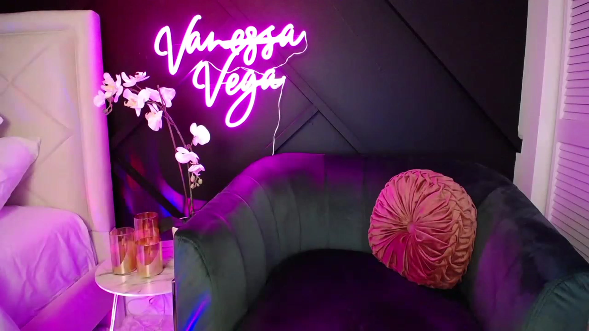 Gallery image thumbnail from Vanessa_Vega's myfreecams stream on, 01/07/2023, 04:03 image 3 of 20