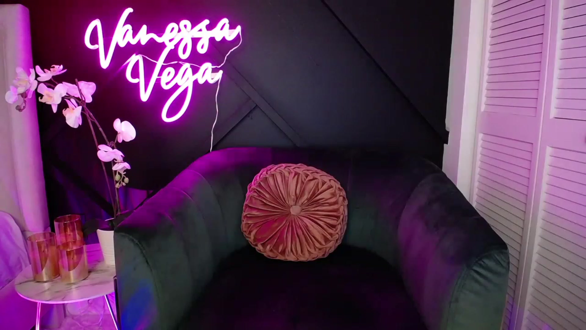 Gallery image thumbnail from Vanessa_Vega's myfreecams stream on, 01/09/2023, 03:31 image 13 of 20