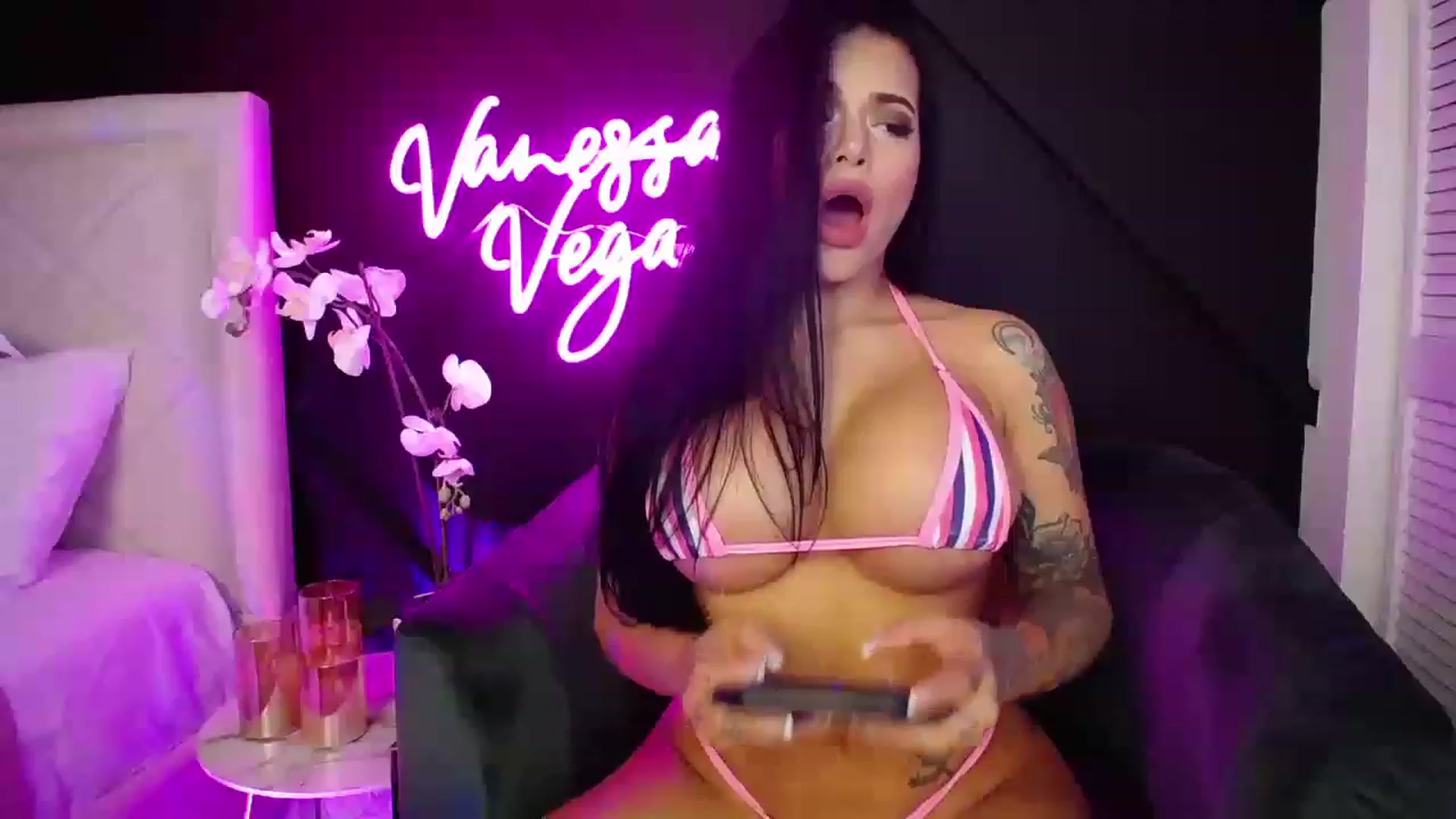 Gallery image thumbnail from Vanessa_Vega's myfreecams stream on, 01/14/2023, 03:33 image 7 of 20