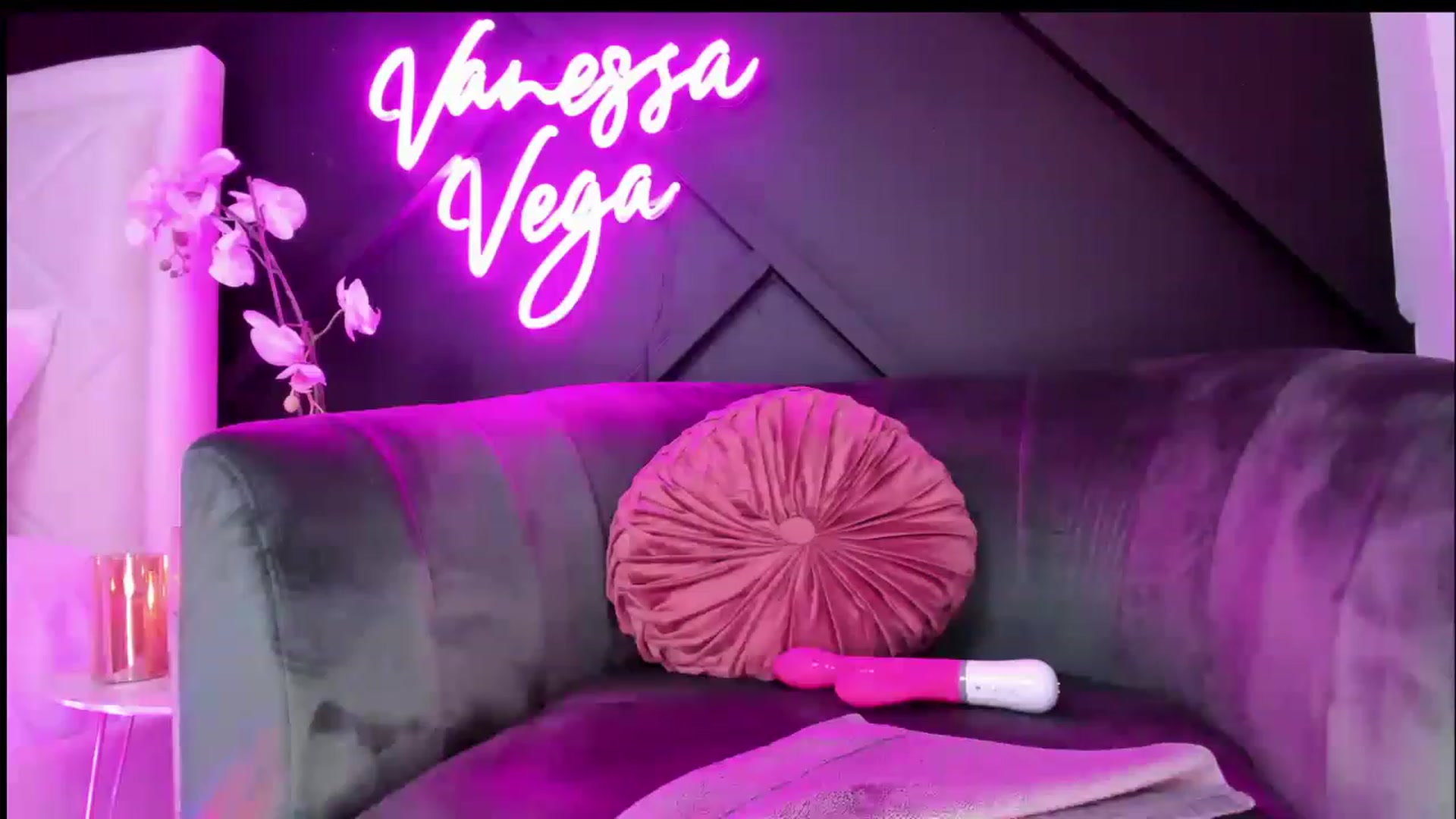 Gallery image thumbnail from Vanessa_Vega's myfreecams stream on, 01/21/2023, 23:50 image 8 of 20