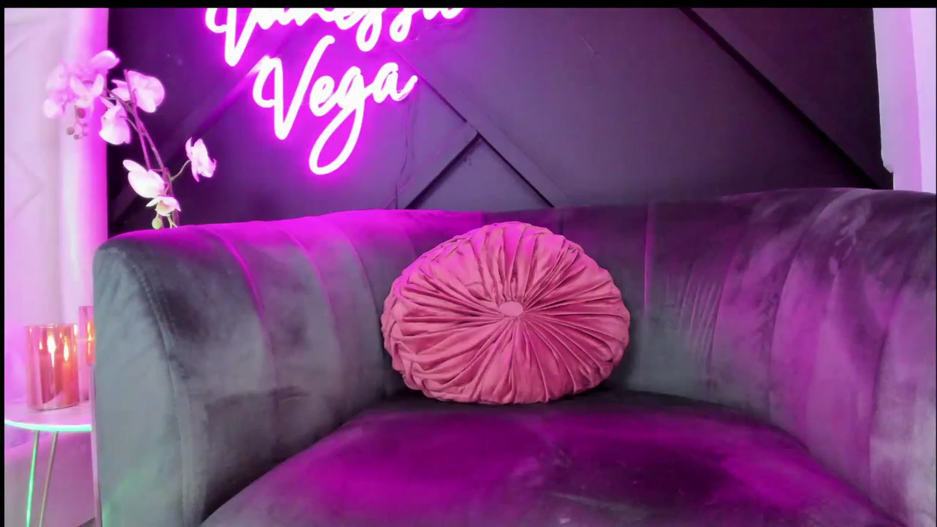 Gallery image thumbnail from Vanessa_Vega's myfreecams stream on, 01/21/2023, 23:50 image 16 of 20