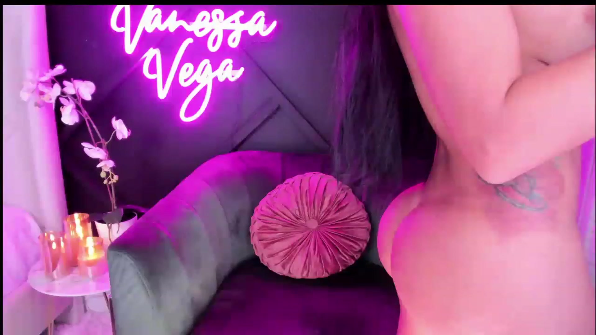Gallery image thumbnail from Vanessa_Vega's myfreecams stream on, 01/22/2023, 24:05 image 15 of 20