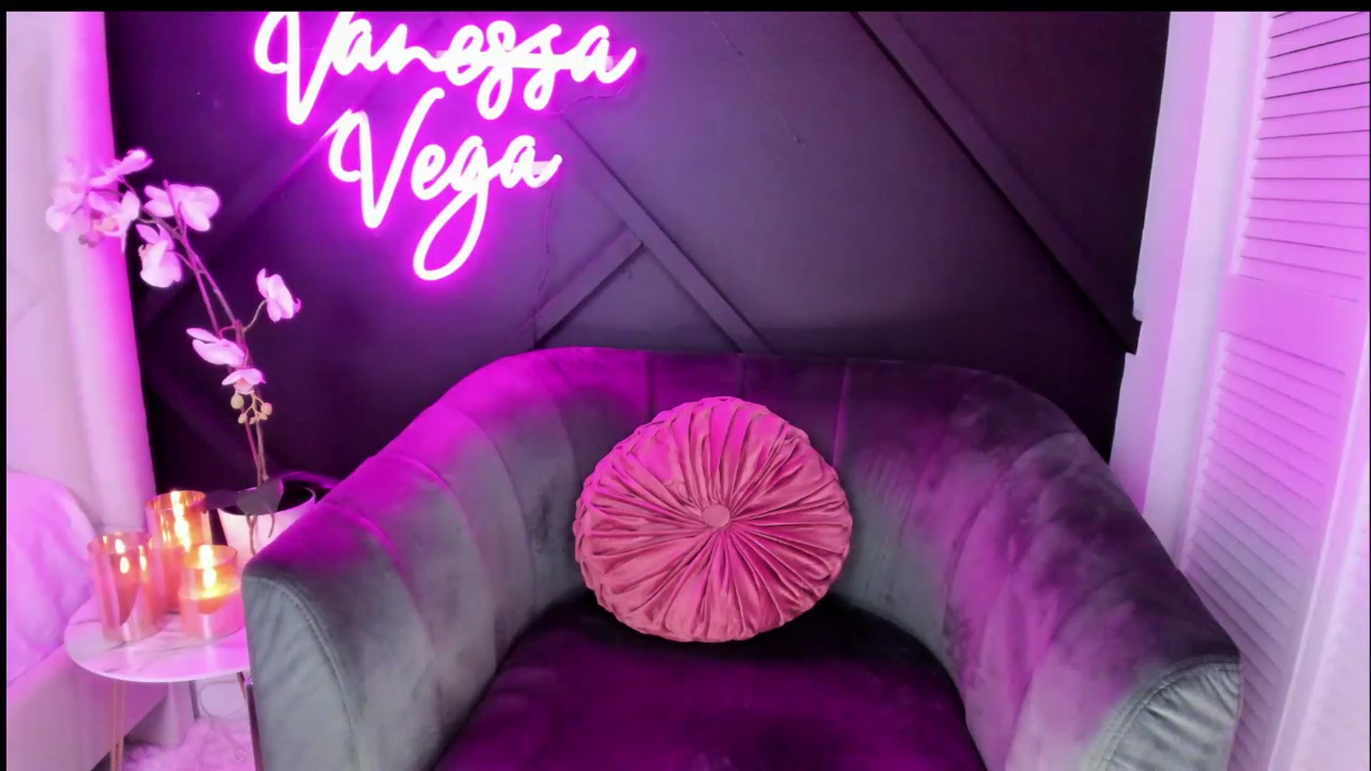 Gallery image thumbnail from Vanessa_Vega's myfreecams stream on, 01/22/2023, 24:05 image 5 of 20