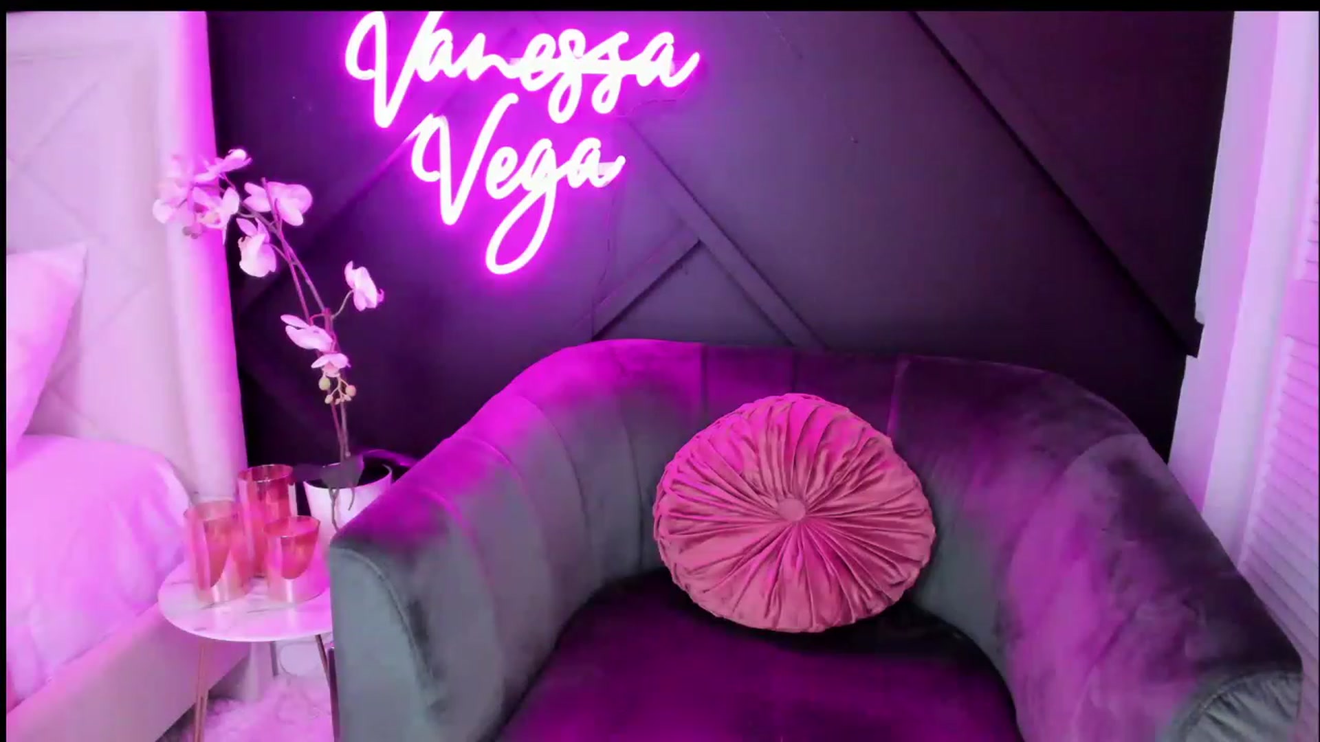 Gallery image thumbnail from Vanessa_Vega's myfreecams stream on, 01/22/2023, 02:13 image 10 of 20