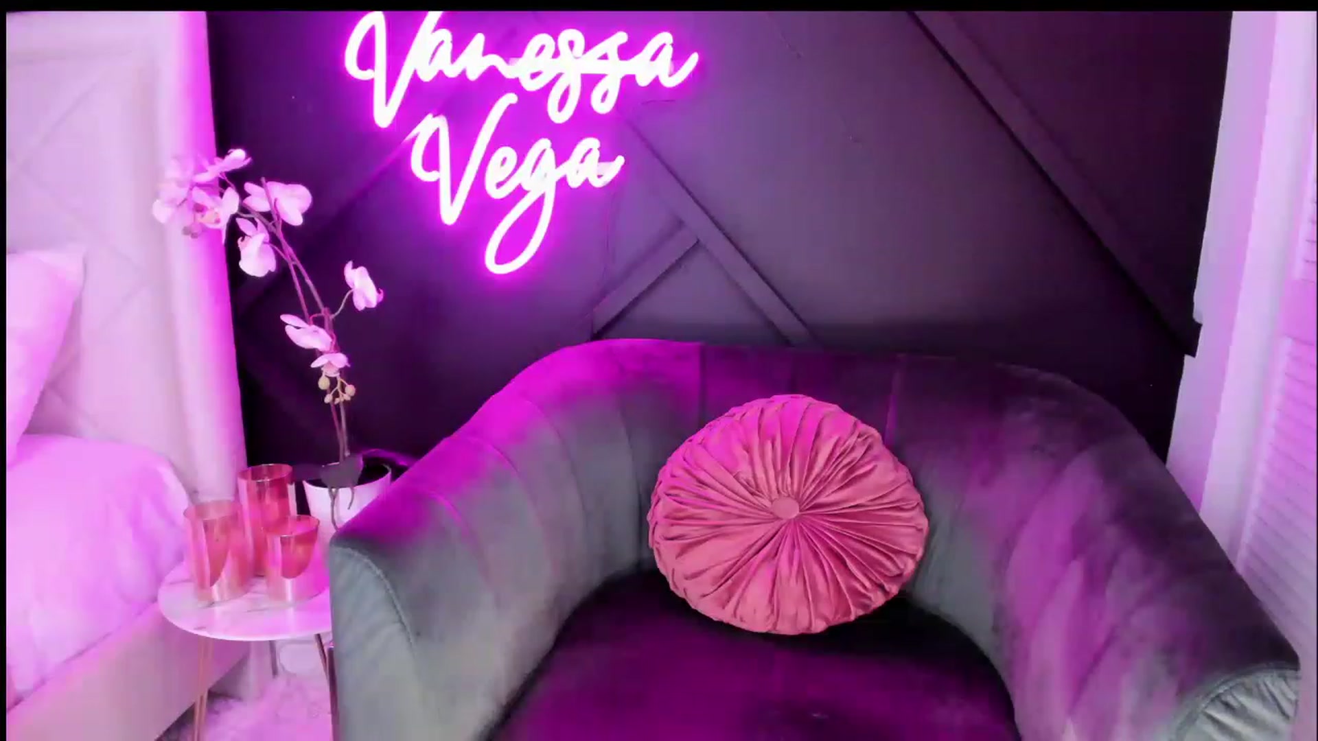 Gallery image thumbnail from Vanessa_Vega's myfreecams stream on, 01/22/2023, 02:13 image 4 of 20