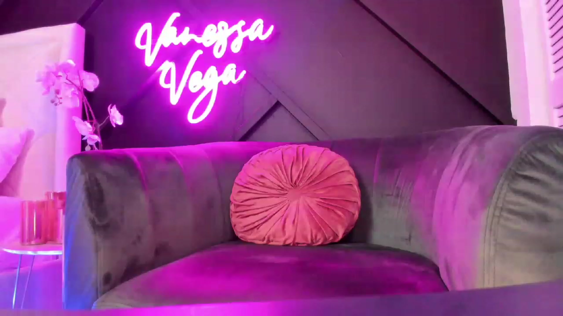 Gallery image thumbnail from Vanessa_Vega's myfreecams stream on, 01/28/2023, 05:56 image 7 of 20