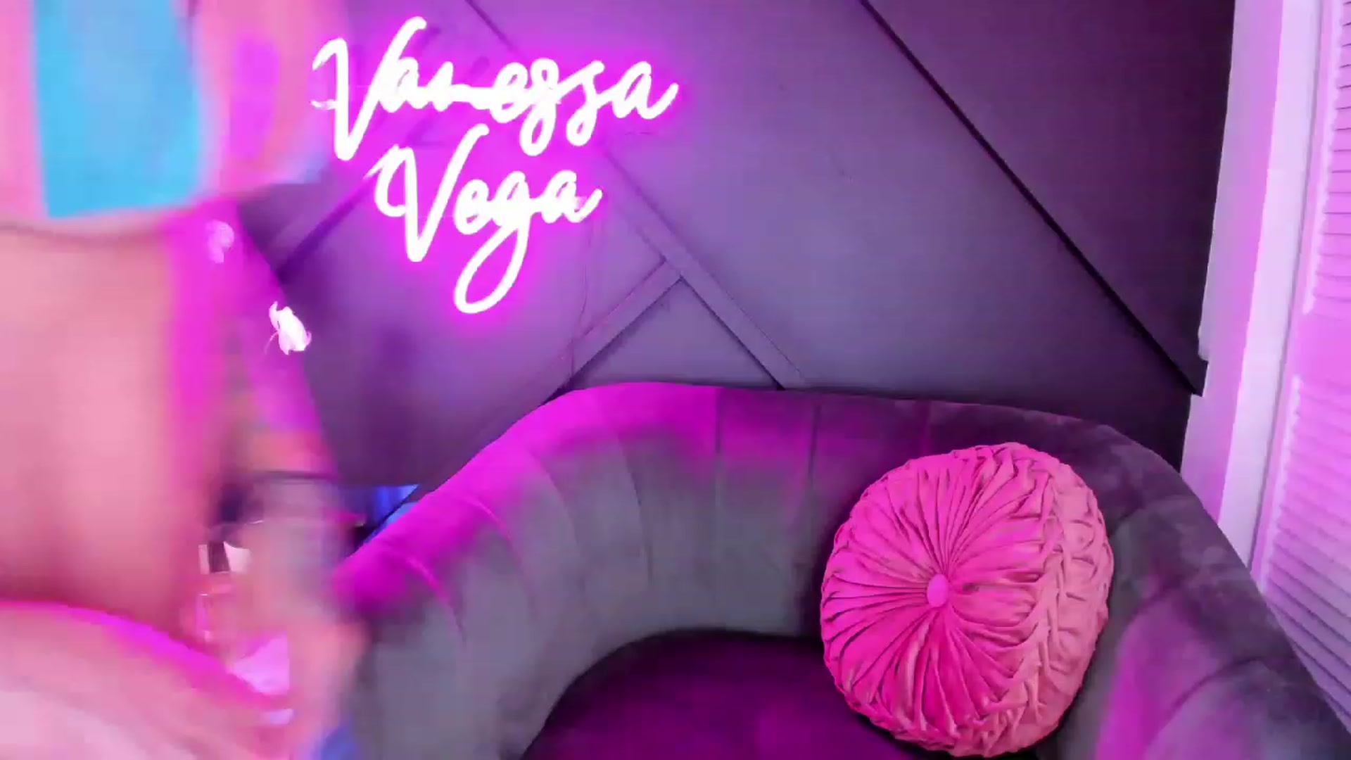 Gallery image thumbnail from Vanessa_Vega's myfreecams stream on, 01/29/2023, 03:53 image 14 of 20