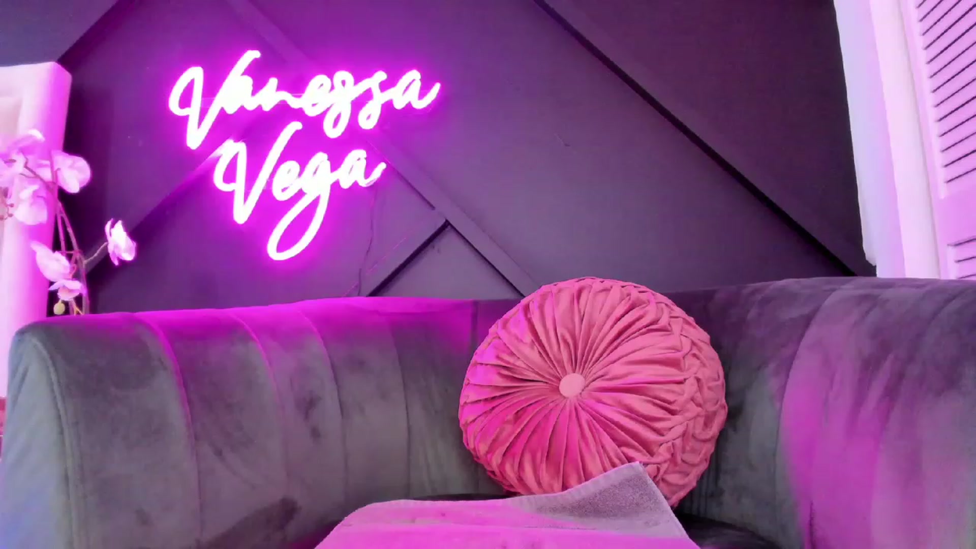 Gallery image thumbnail from Vanessa_Vega's myfreecams stream on, 01/29/2023, 18:53 image 9 of 20