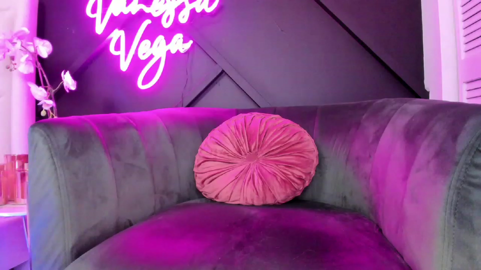 Gallery image thumbnail from Vanessa_Vega's myfreecams stream on, 01/30/2023, 01:50 image 7 of 20