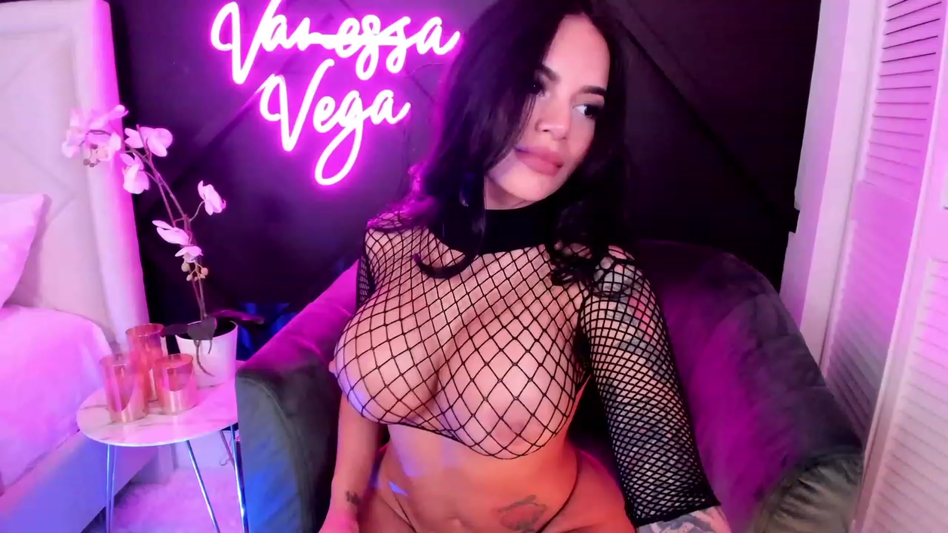 Gallery image thumbnail from Vanessa_Vega's myfreecams stream on, 02/02/2023, 01:10 image 19 of 20