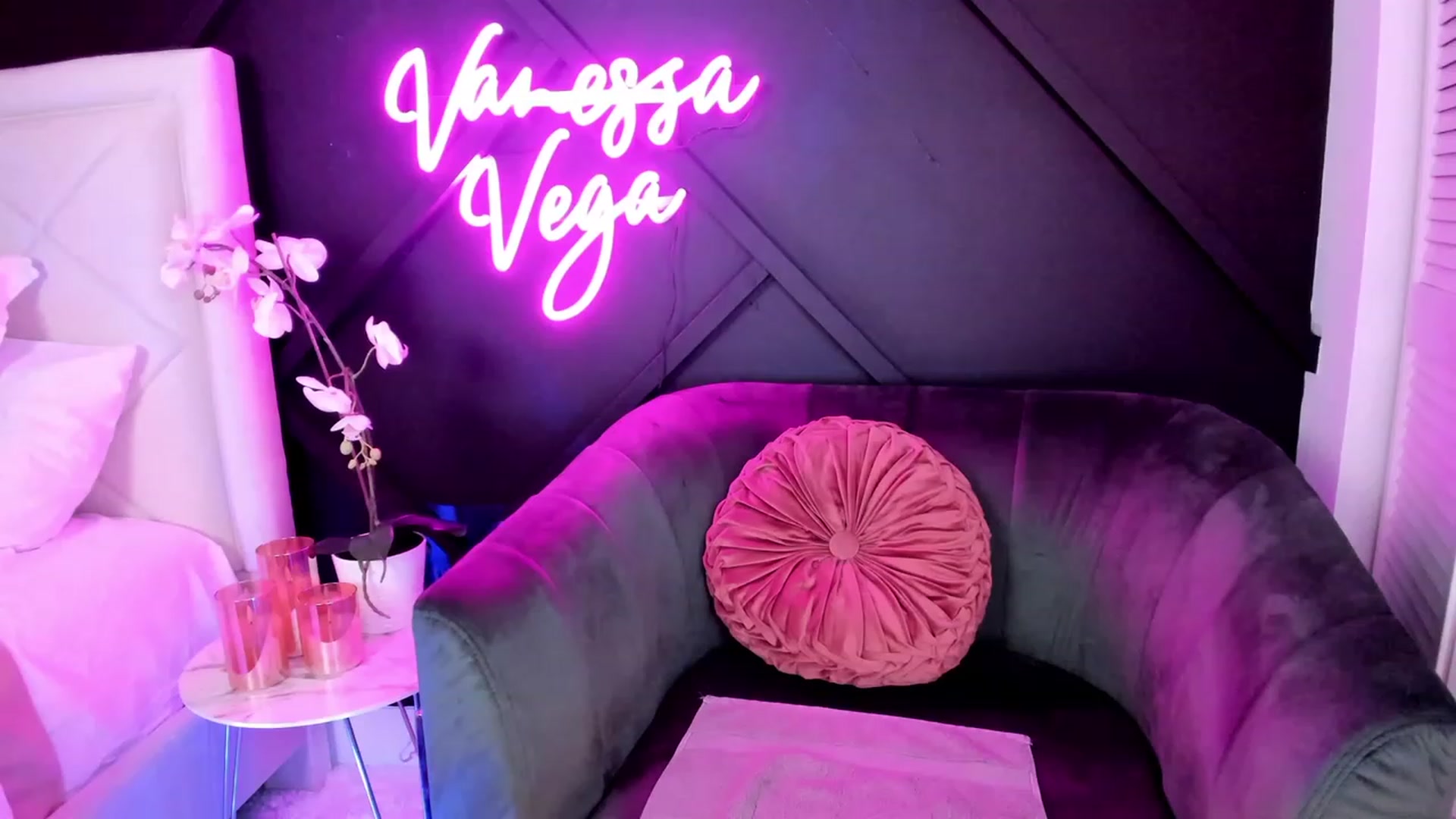 Gallery image thumbnail from Vanessa_Vega's myfreecams stream on, 02/02/2023, 04:06 image 11 of 20