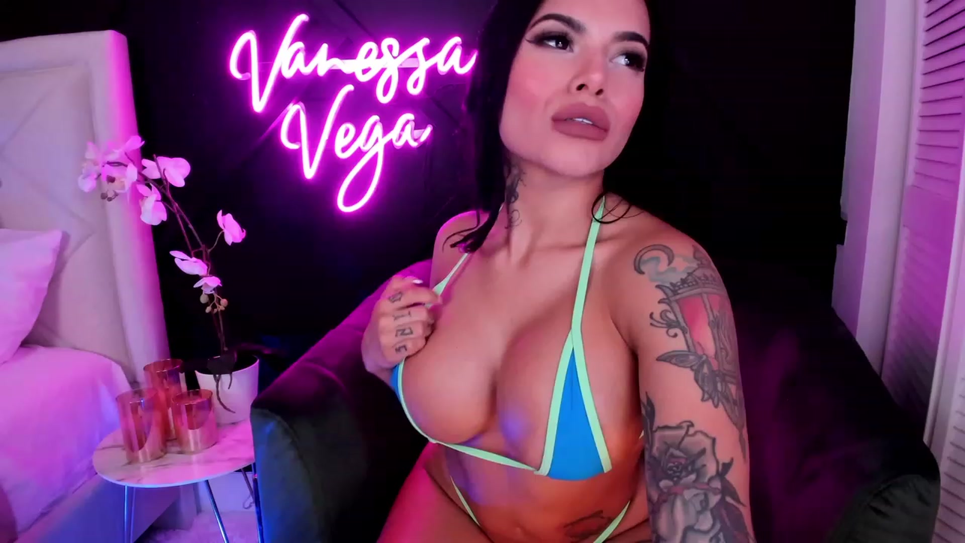 Gallery image thumbnail from Vanessa_Vega's myfreecams stream on, 02/02/2023, 04:06 image 14 of 20