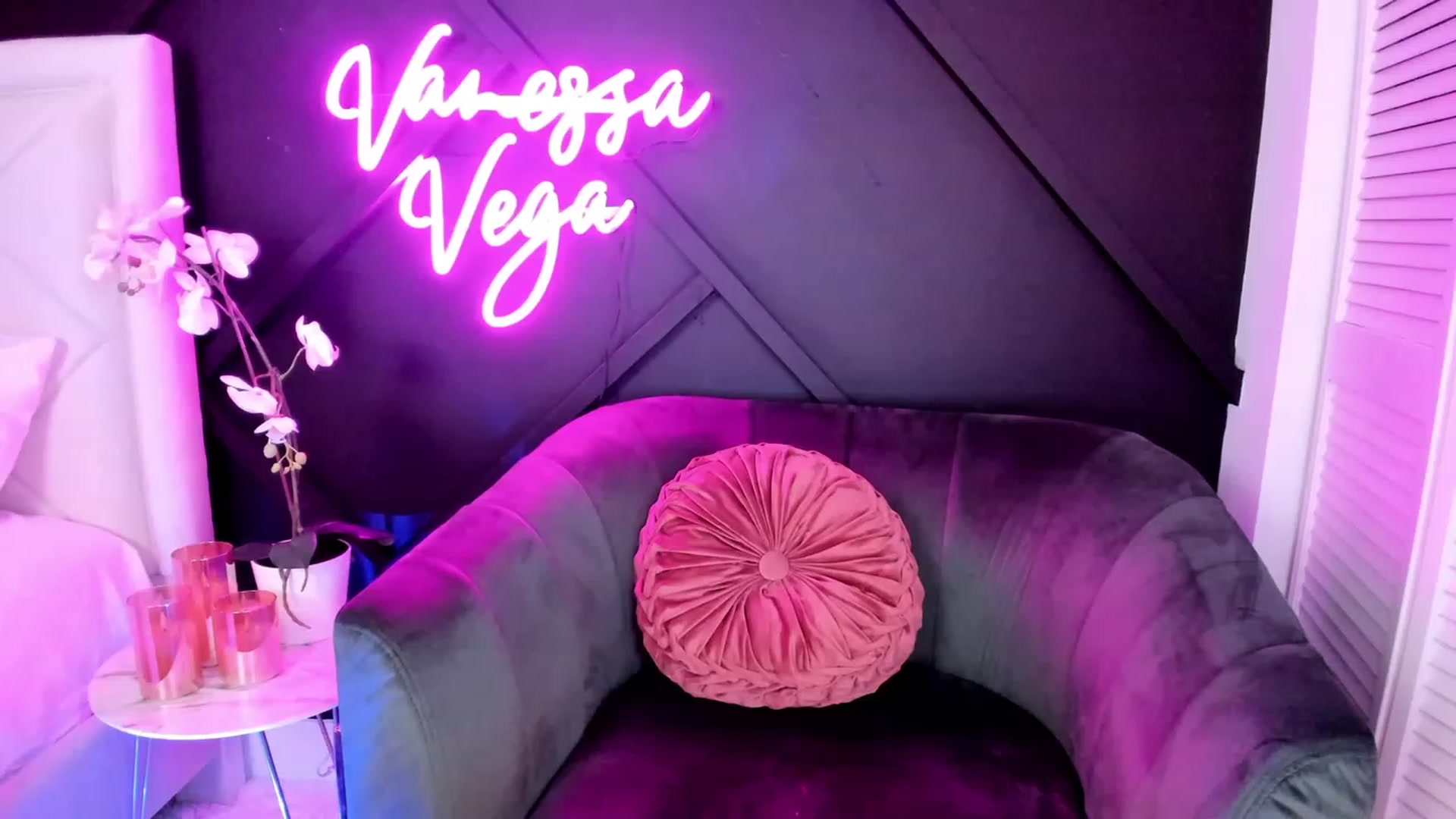 Gallery image thumbnail from Vanessa_Vega's myfreecams stream on, 02/02/2023, 04:06 image 3 of 20