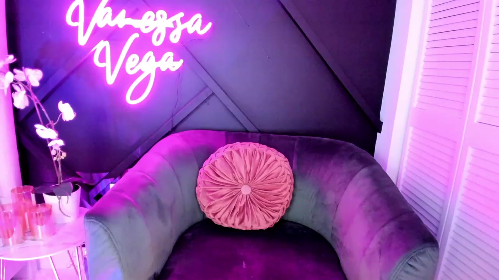 Gallery image thumbnail from Vanessa_Vega's myfreecams stream on, 02/07/2023, 01:21 image 19 of 20