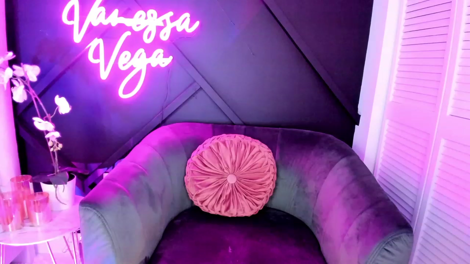 Gallery image thumbnail from Vanessa_Vega's myfreecams stream on, 02/07/2023, 01:21 image 20 of 20
