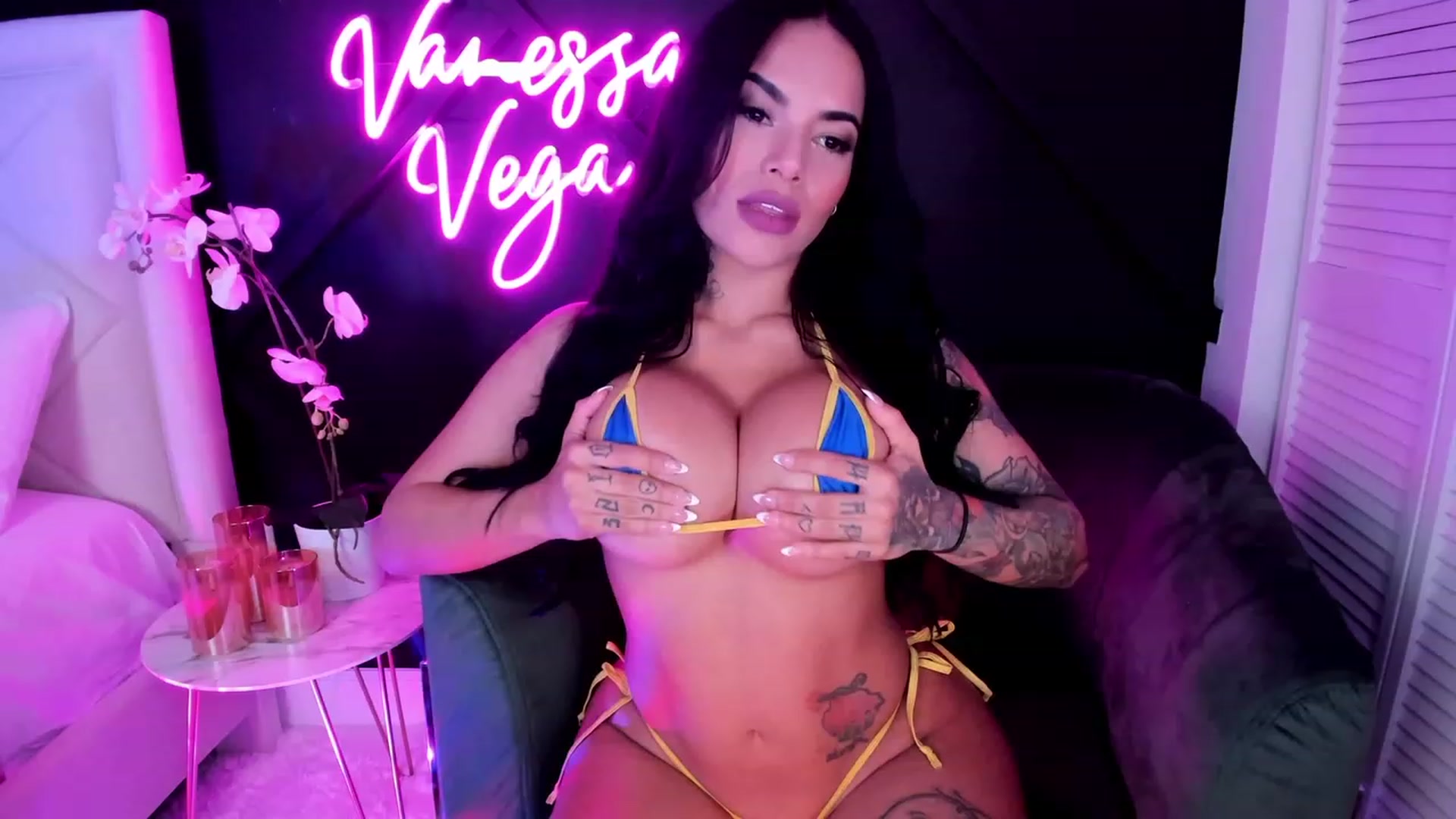 Gallery image thumbnail from Vanessa_Vega's myfreecams stream on, 02/08/2023, 04:30 image 19 of 20