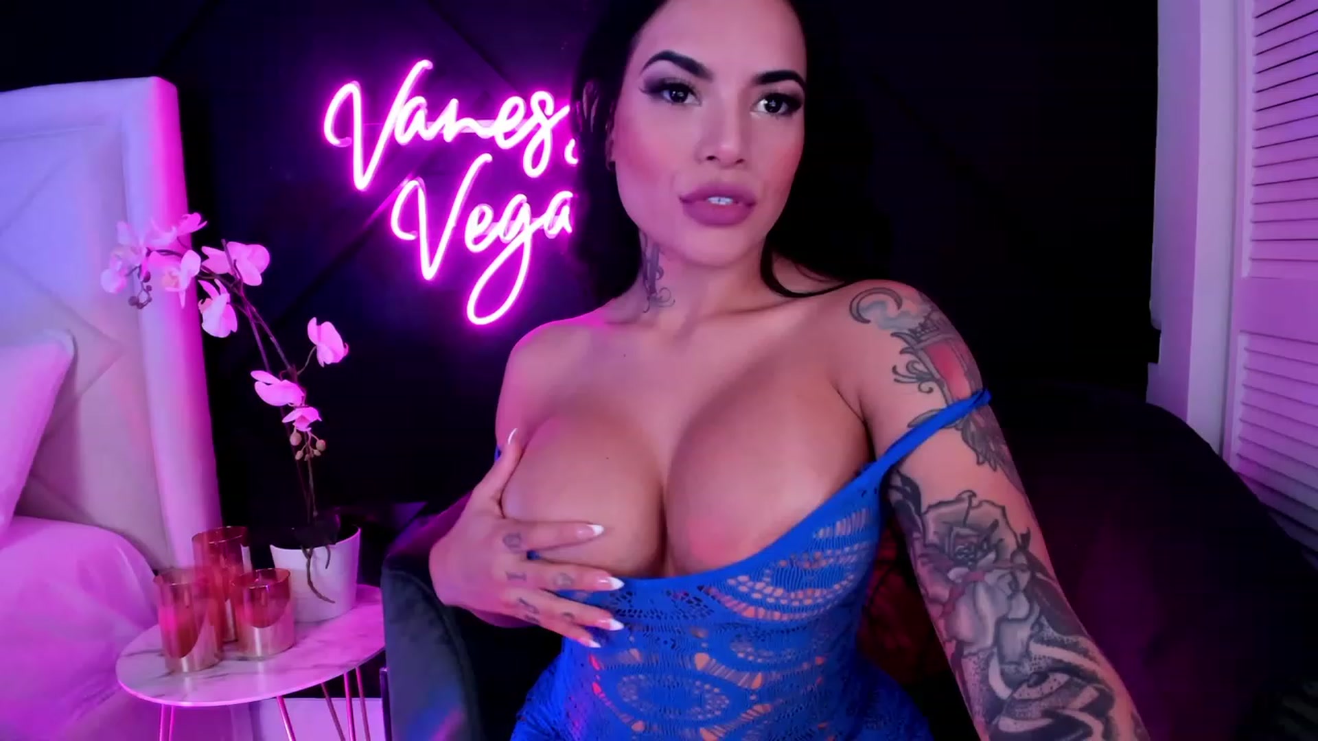 Gallery image thumbnail from Vanessa_Vega's myfreecams stream on, 02/08/2023, 04:30 image 9 of 20