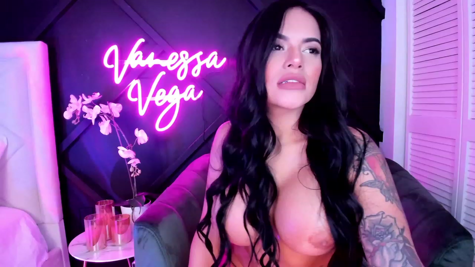 Gallery image thumbnail from Vanessa_Vega's myfreecams stream on, 02/25/2023, 08:22 image 13 of 20