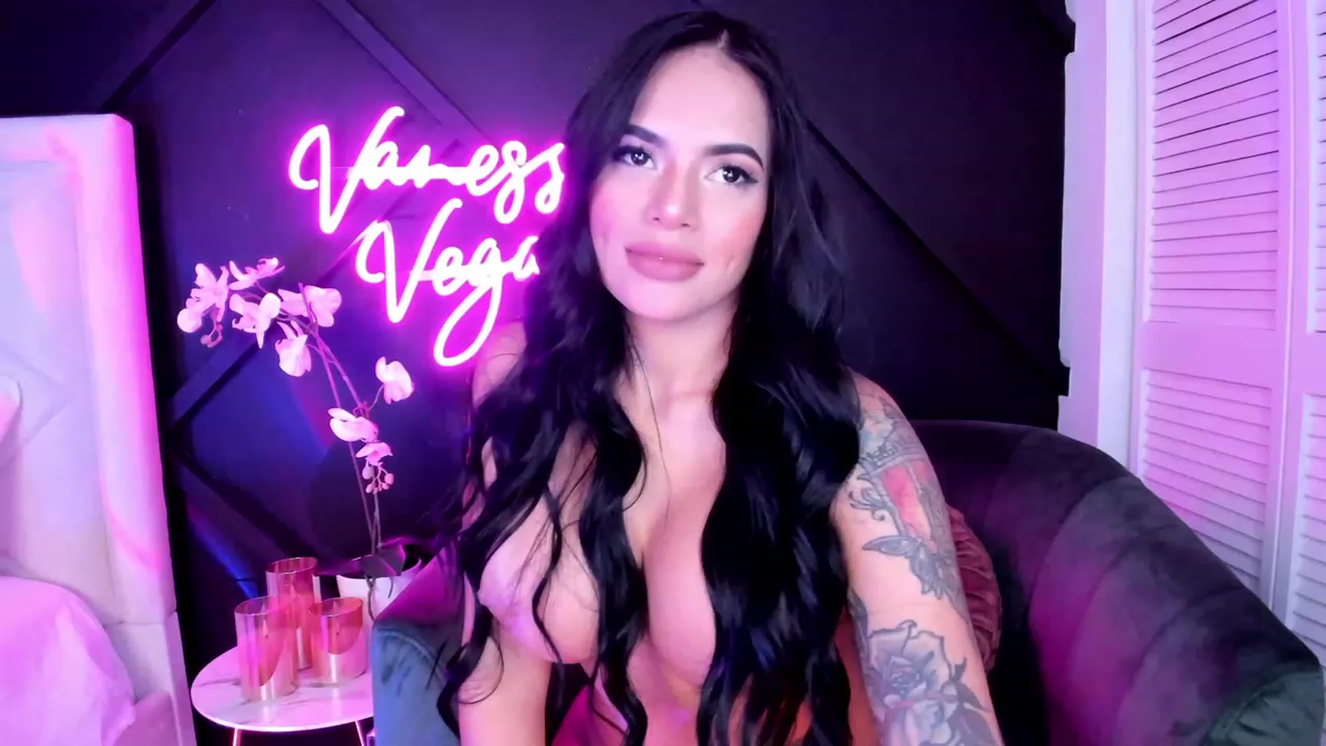 Gallery image thumbnail from Vanessa_Vega's myfreecams stream on, 02/25/2023, 08:22 image 5 of 20