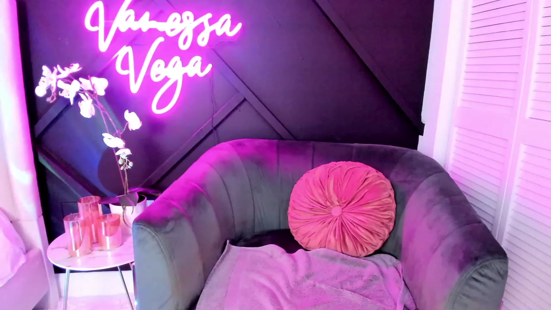 Gallery image thumbnail from Vanessa_Vega's myfreecams stream on, 02/28/2023, 05:09 image 18 of 20